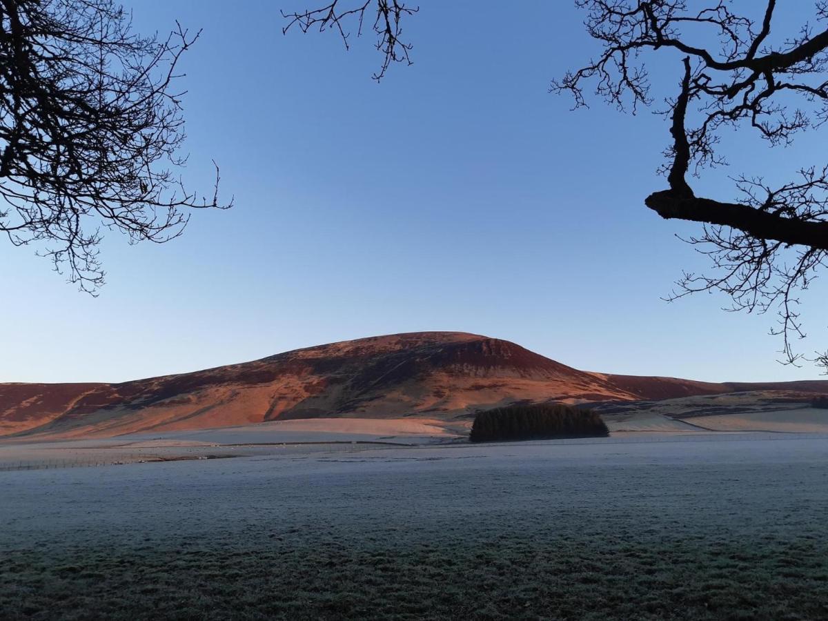 The Granary At Tinto Retreats, Biggar Is A Gorgeous 3 Bedroom Stone Cottage Wiston  Kültér fotó