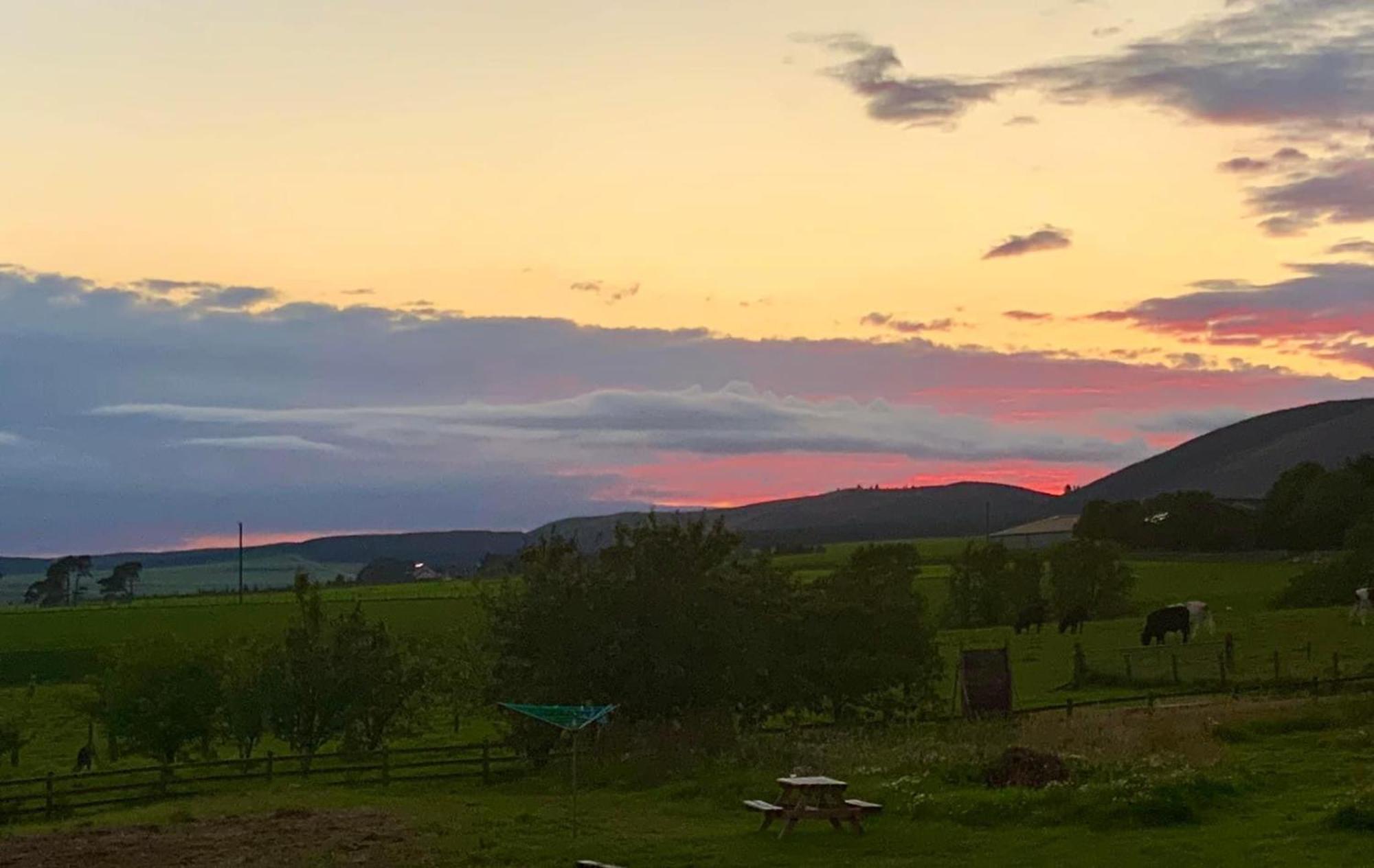 The Granary At Tinto Retreats, Biggar Is A Gorgeous 3 Bedroom Stone Cottage Wiston  Kültér fotó